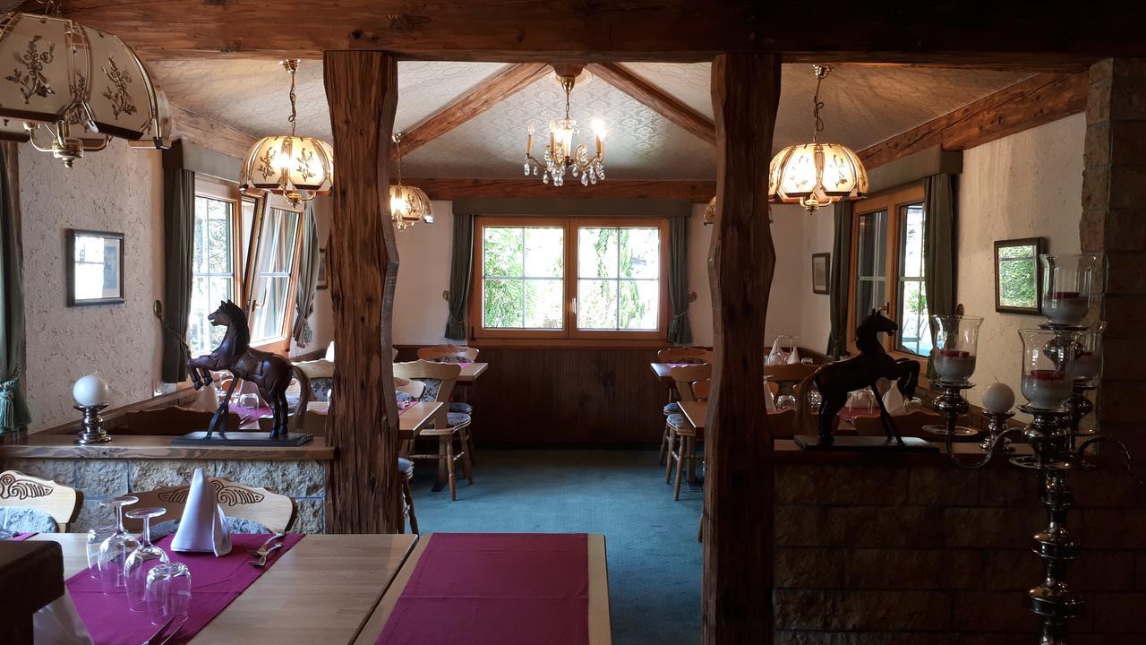 Le Cavalier Hotel Soyhières Buitenkant foto